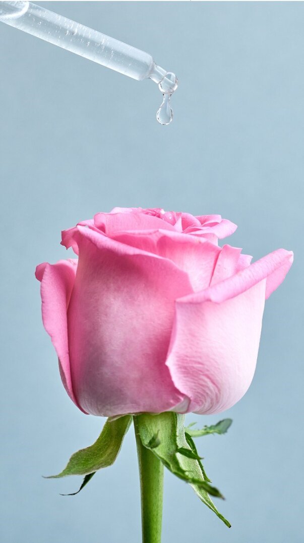 NIVEA Aqua Rose Organik Gül Suyu İçeren Nemlendirici Tonik (200ml), Tüm cilt tipleri için, Gözenek A - 4