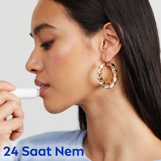 NIVEA Hydro Care Dudak Bakım Kremi (4,8gr), 24 Saat Nem, Aloe Vera, Saf Su ve Doğal Yağlar, SPF 15, - 5
